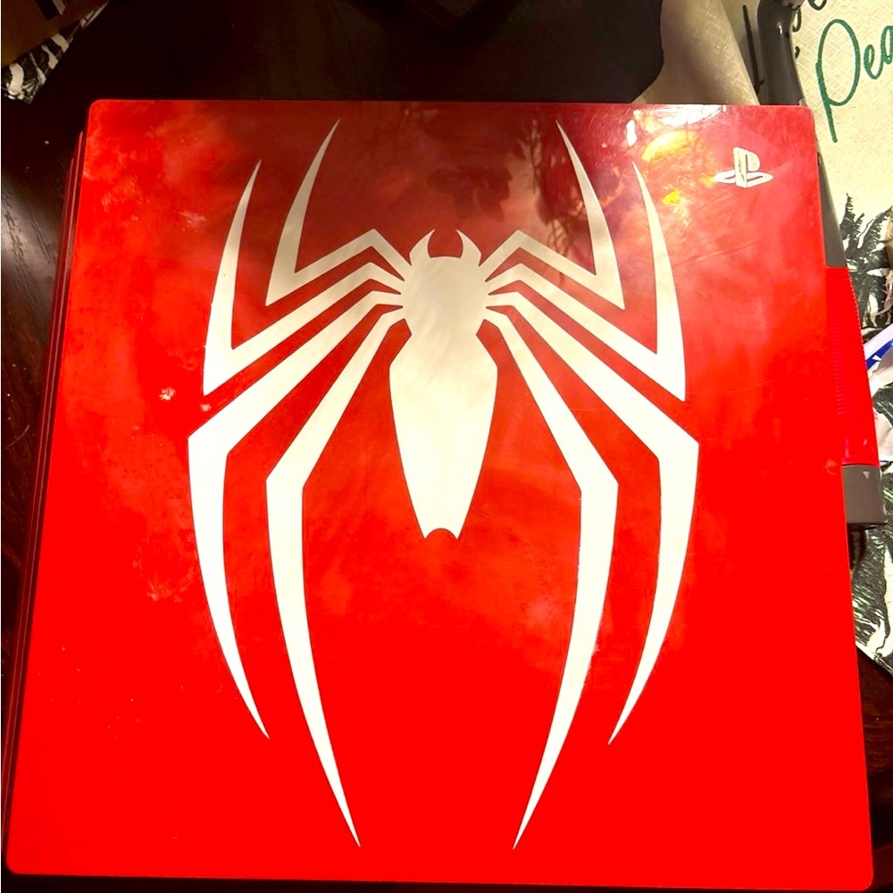 PS4 PRO LIMITED EDITION SPIDER-MAN